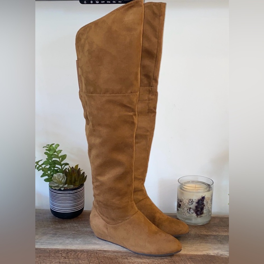 NWB!! Shoe Dazzle Over the Knee Boots in Camel Faux Suede Size 7.5 - Picture 10 of 11